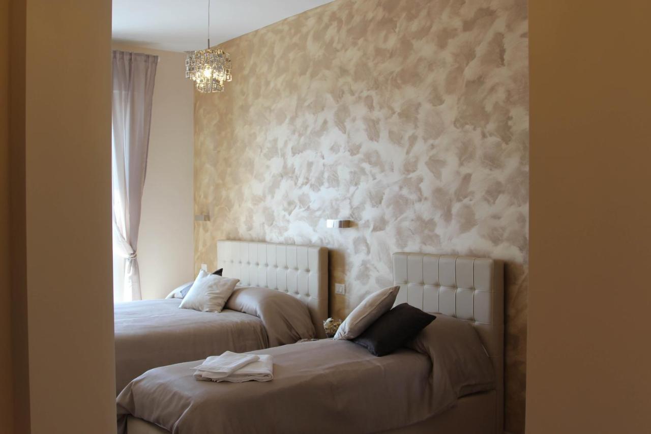 Bed and Breakfast Windows On Rom Exterior foto